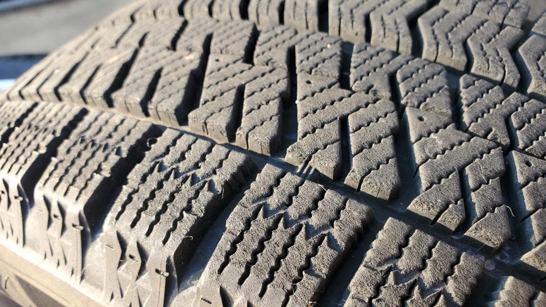 アルミ付きスタッドレスタイヤ　バリ山　バラ販売　185/60R15　4穴