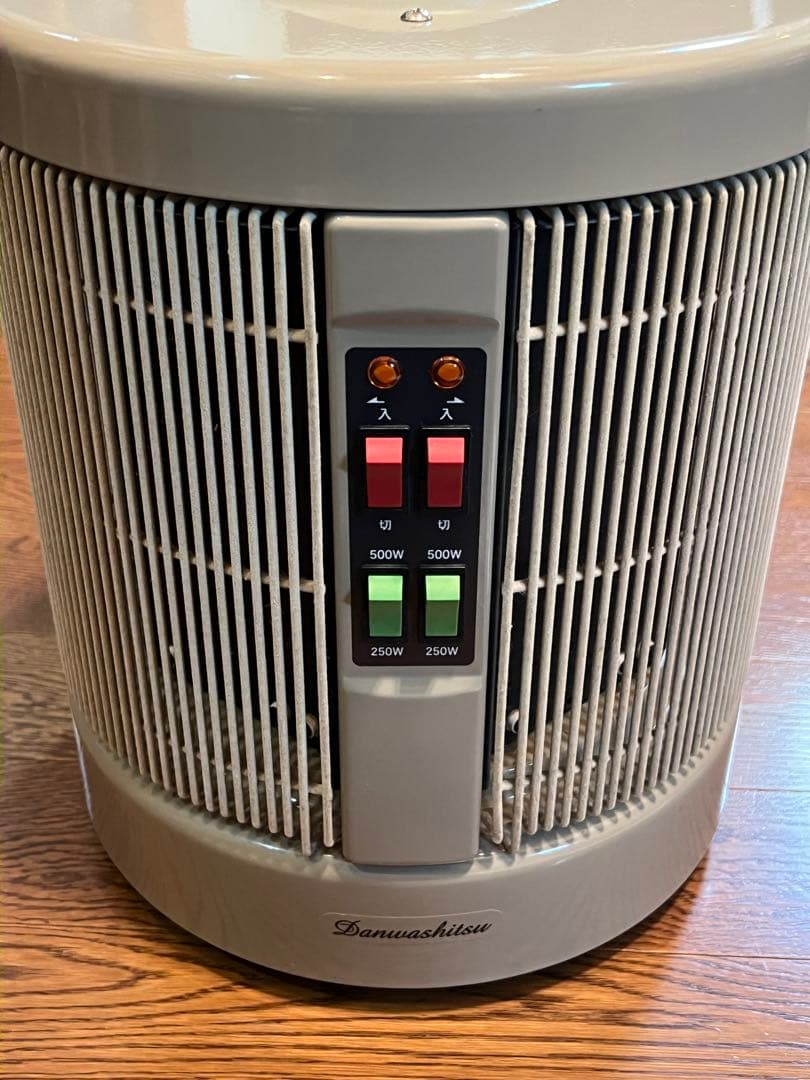 暖話室 1000型H 株式会社アールシーエス　遠赤外線パネルヒーター