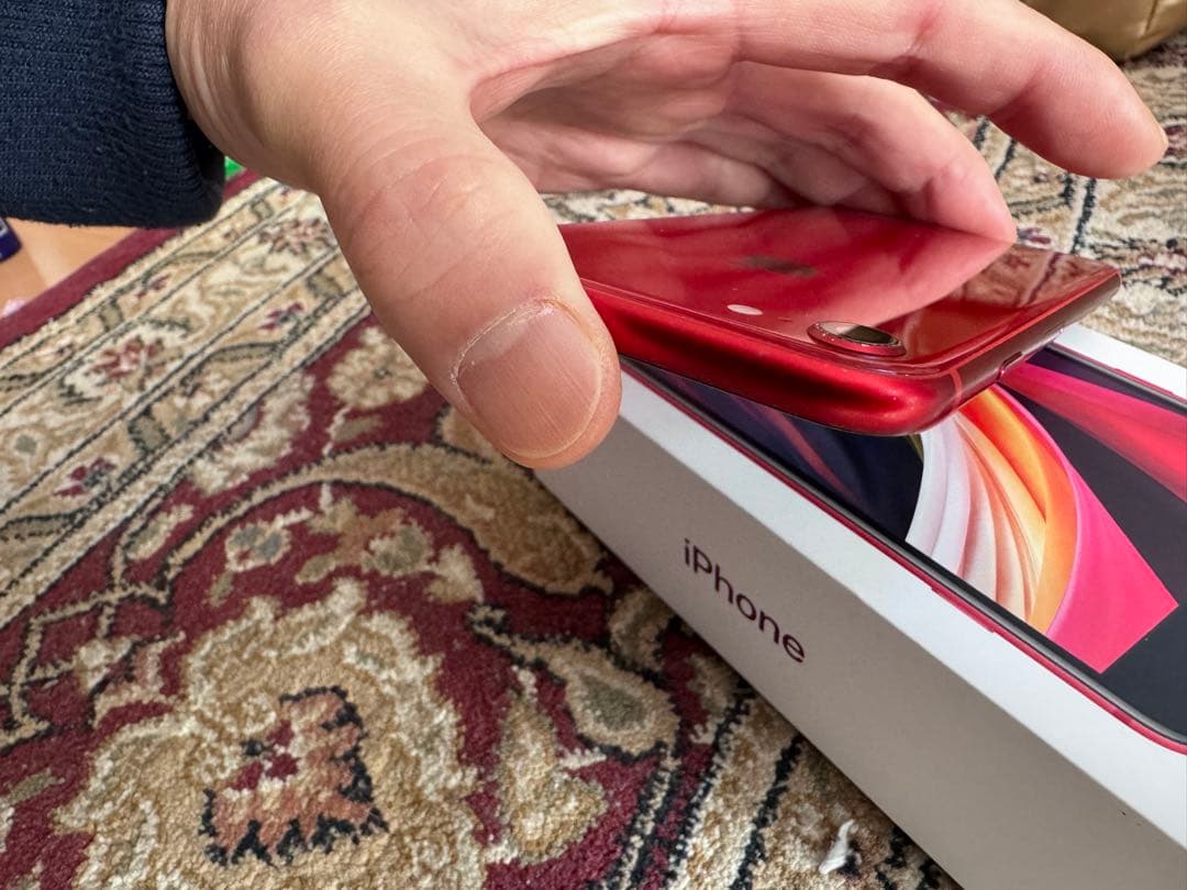 【美品】★　iPhone8　256 GB レッド 最大76%　★MRT02J/A