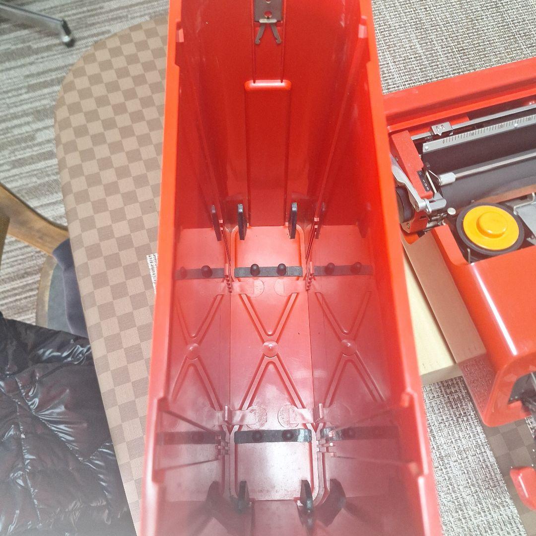 オリベッティ、バレンタイン、タイプライター