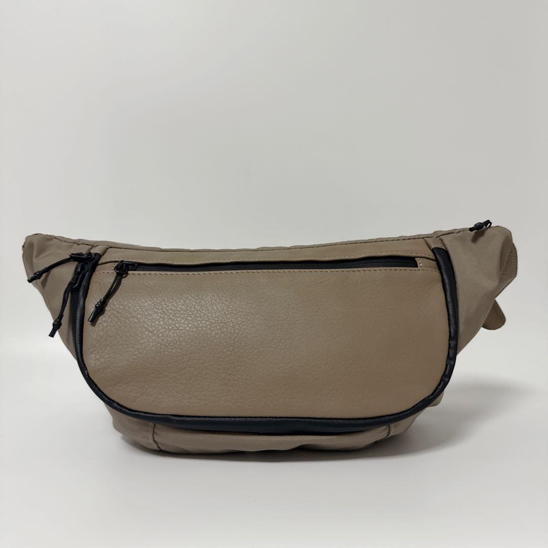 【24時間以内発送】イアパピヨネ　ボディバッグ　ベージュ