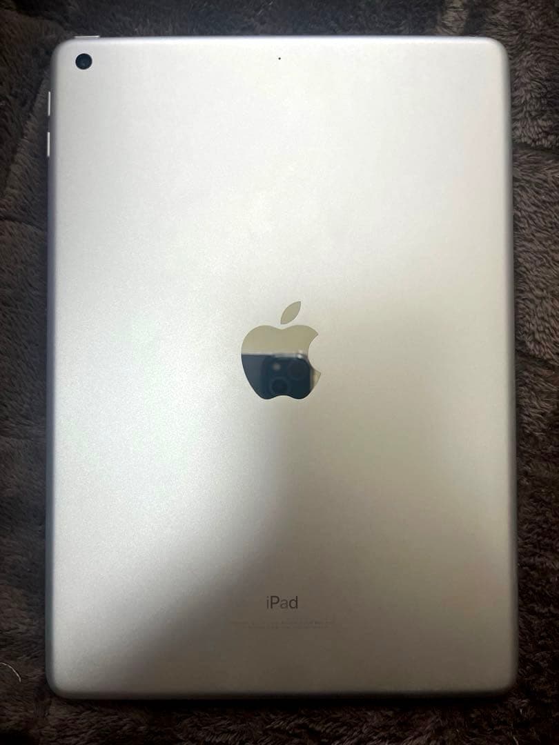 iPad 第6世代 シルバー 本体 32GB