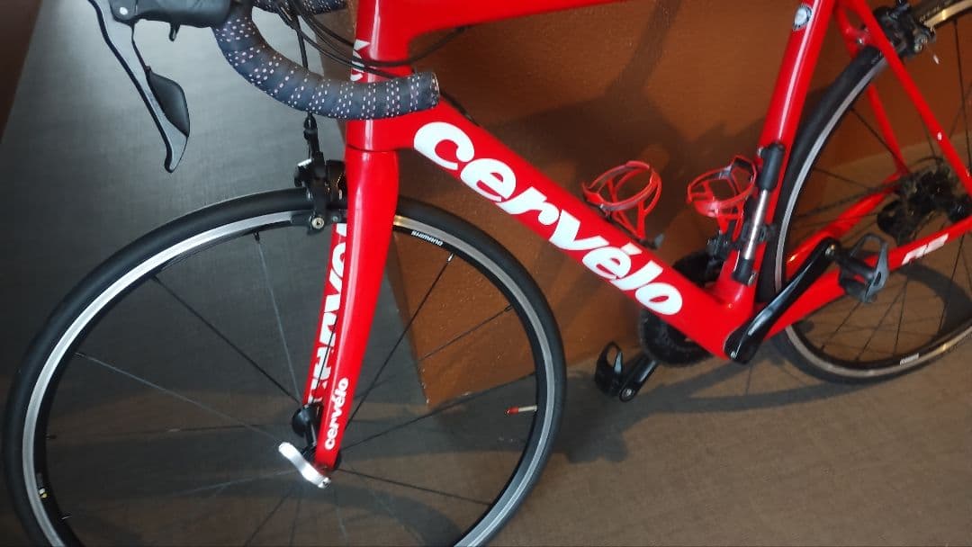 美品　Cervelo　サーヴェロ　R2 105　大阪　2018年　フルカーボン