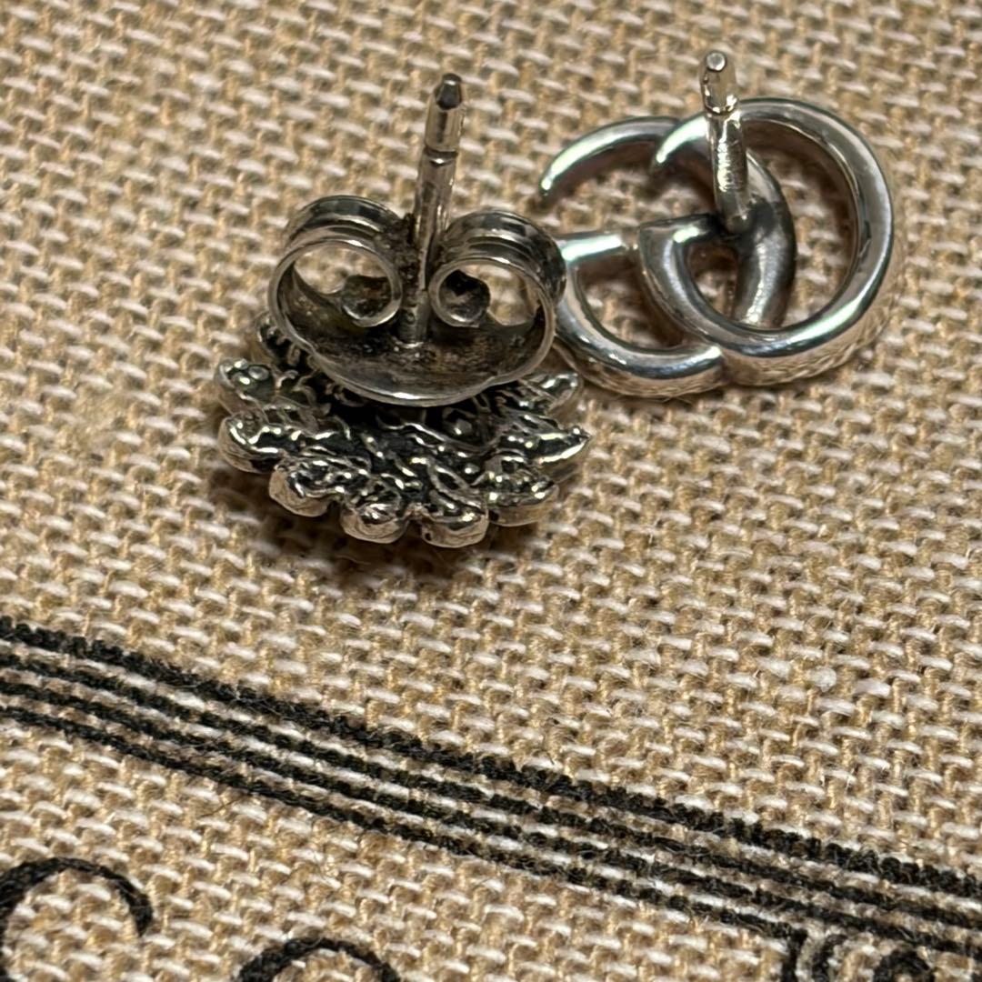 グッチ　スタッズピアス　ダブルG フラワー　ユニセックス