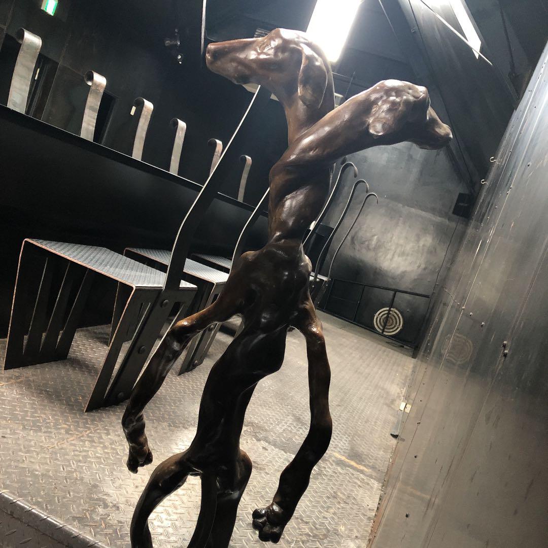 吉野辰海　水犬　オブジェ　FRP