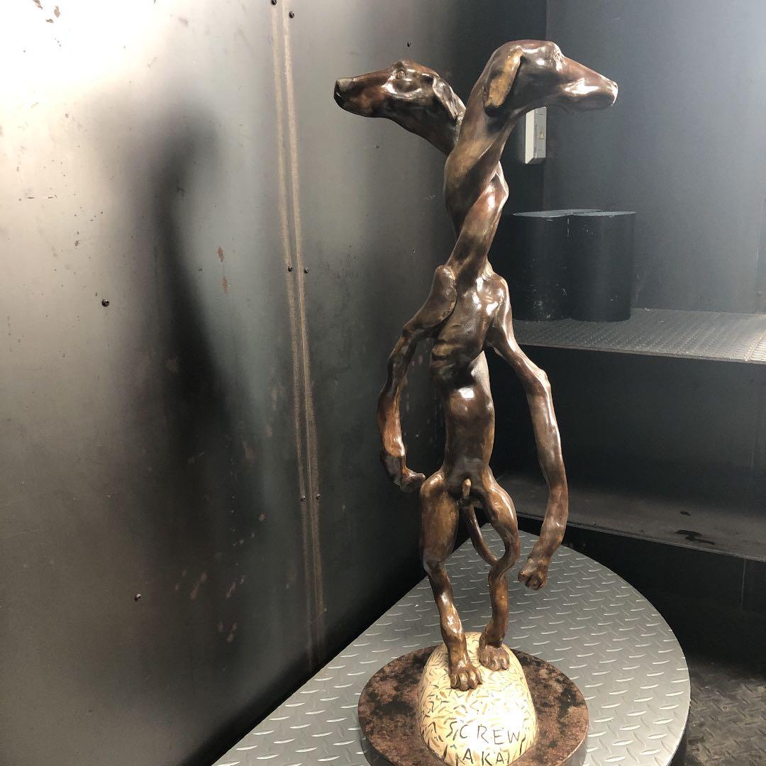 吉野辰海　水犬　オブジェ　FRP