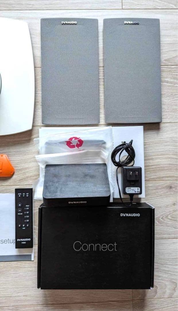 Dynaudio Xeo 4フロアスピーカーとスタンド2個セット、サテンホワイト