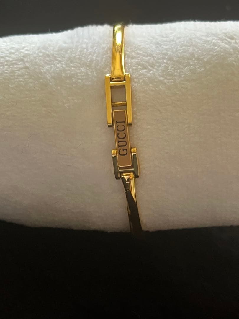 GUCCIグッチ時計　レディース腕時計　1600 ゴールドバングル　ジャンク品