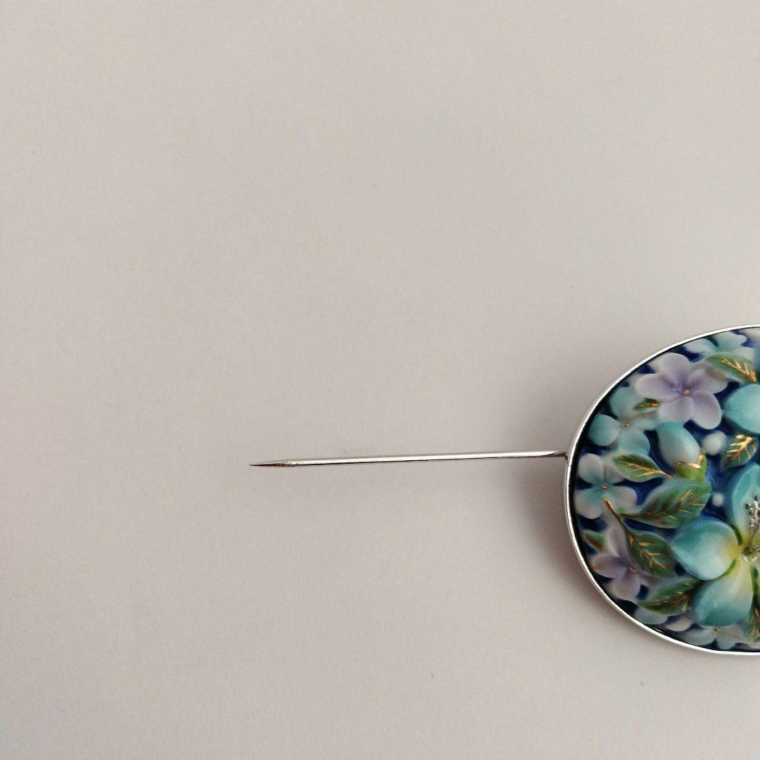 昭和レトロ　俊兼　としかね　有田焼　陶器製　花　小花　ブローチ　青　水色　レトロ