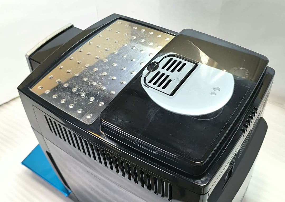 デロンギ　マグニフィカSカプチーノ　全自動コーヒーマシン　ECAM23260SB