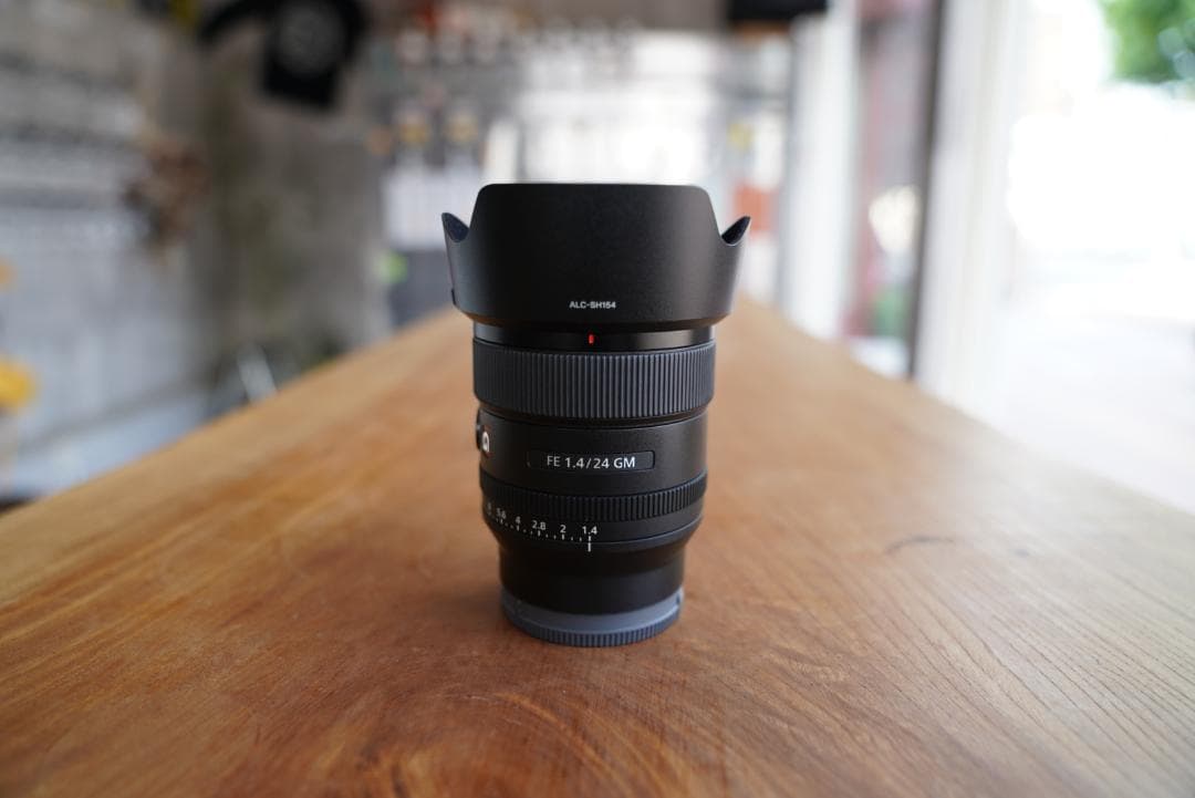 【美品・おまけ付き】カメラ ソニー 一眼レフ SONY FE 24mm F1.4