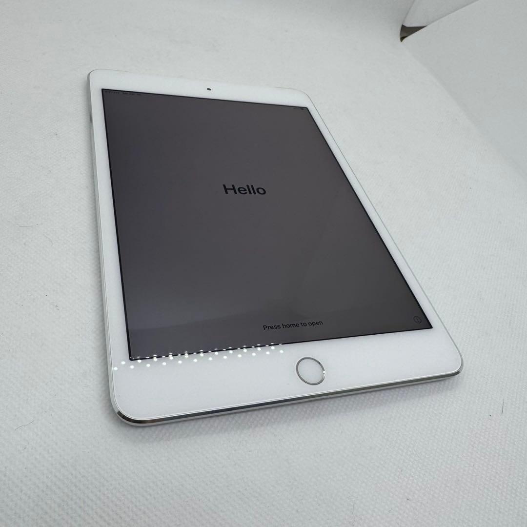 Apple iPad mini4 A1550 シルバー