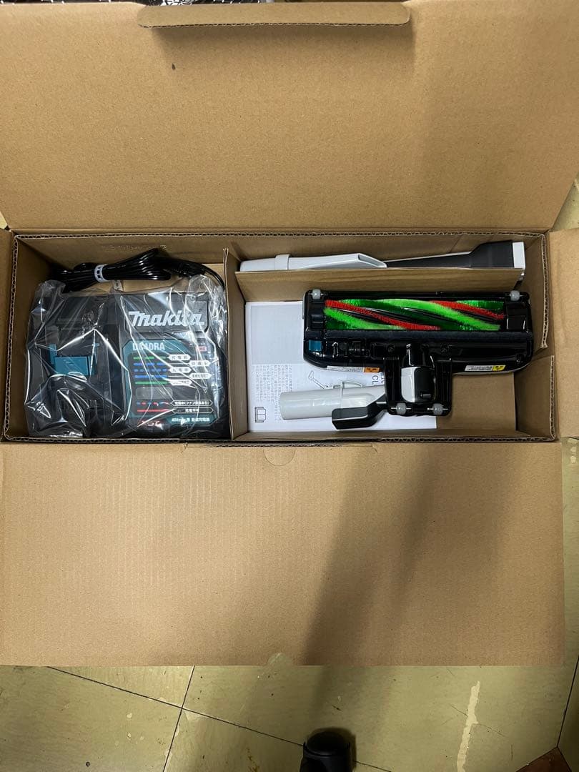 マキタ スティッククリーナー CLO04GRDG バッテリー充電器付き