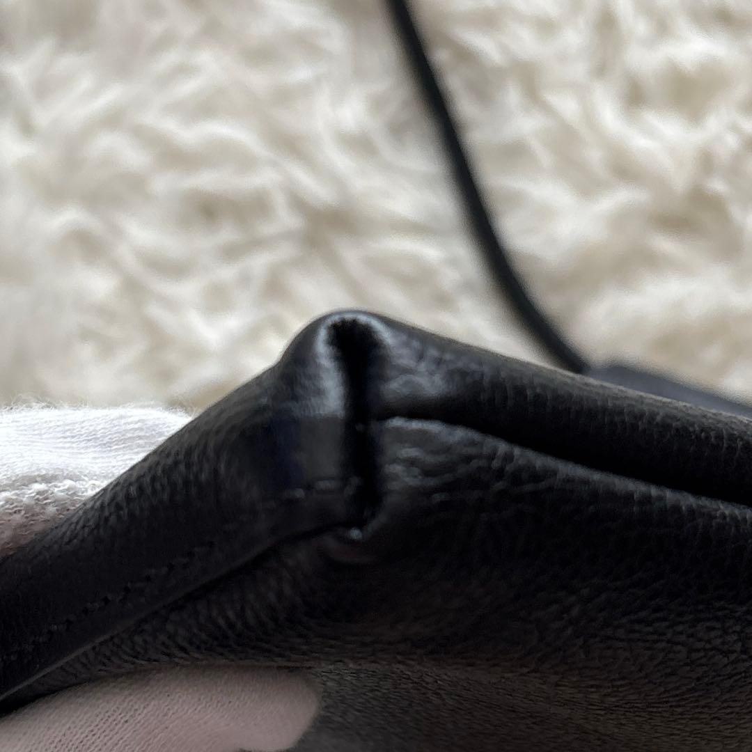 ✨極美品✨イルビゾンテ 本革 クロスボディバッグ　ショルダーバッグ　ブラック