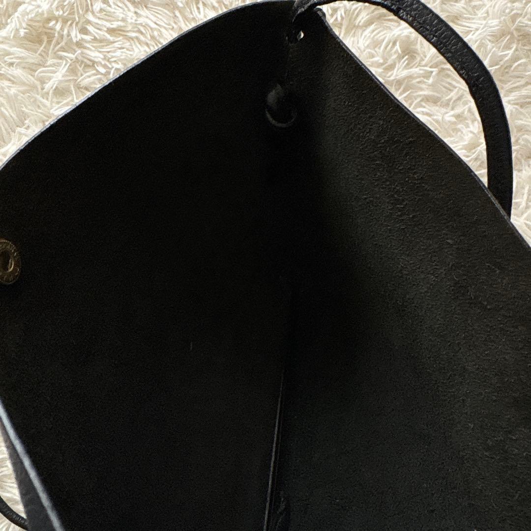 ✨極美品✨イルビゾンテ 本革 クロスボディバッグ　ショルダーバッグ　ブラック