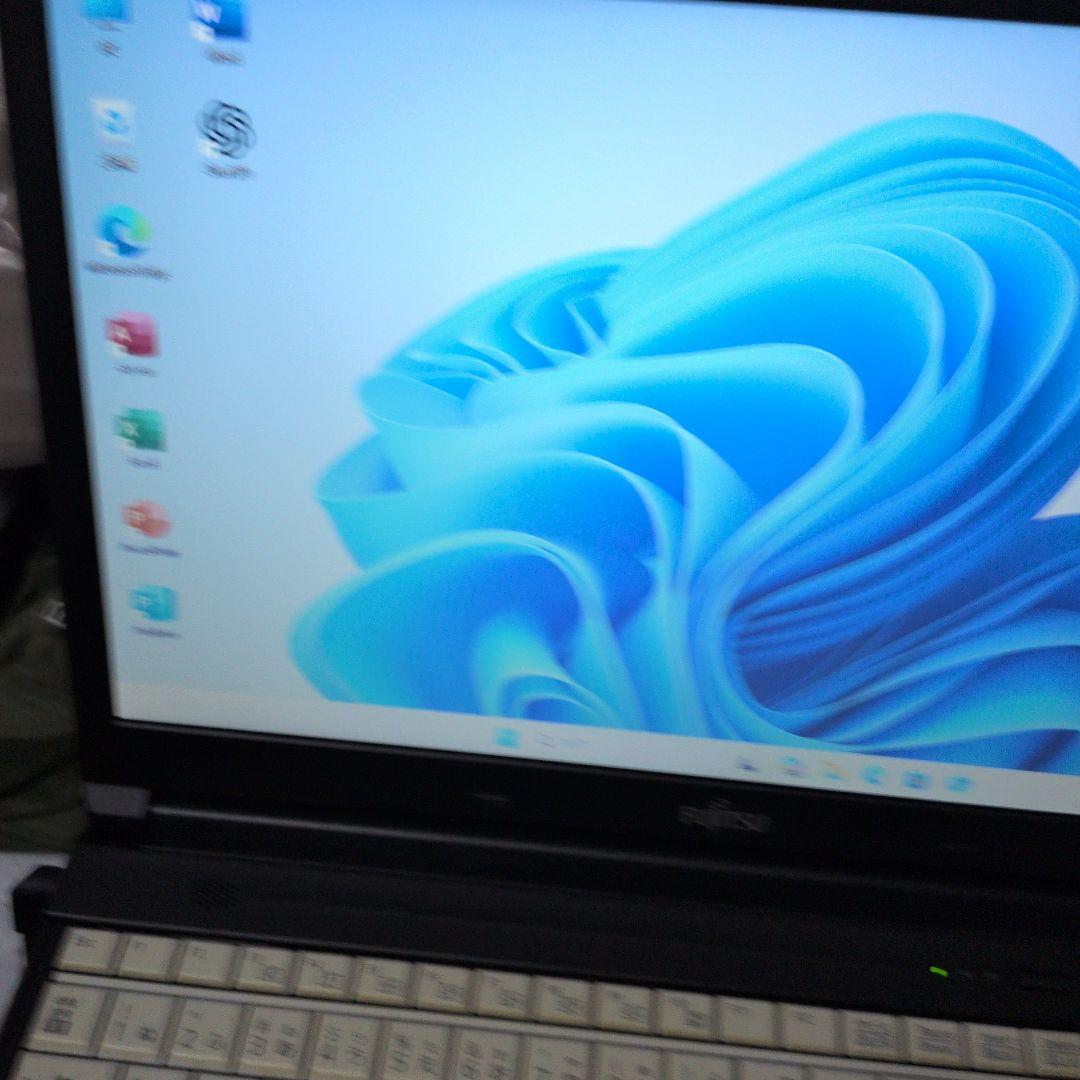 Fujitsu Windows 11 ノートPC１５．６インチ完全整備済