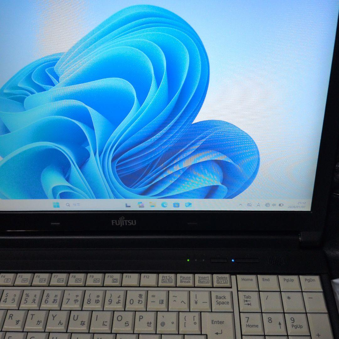 Fujitsu Windows 11 ノートPC１５．６インチ完全整備済