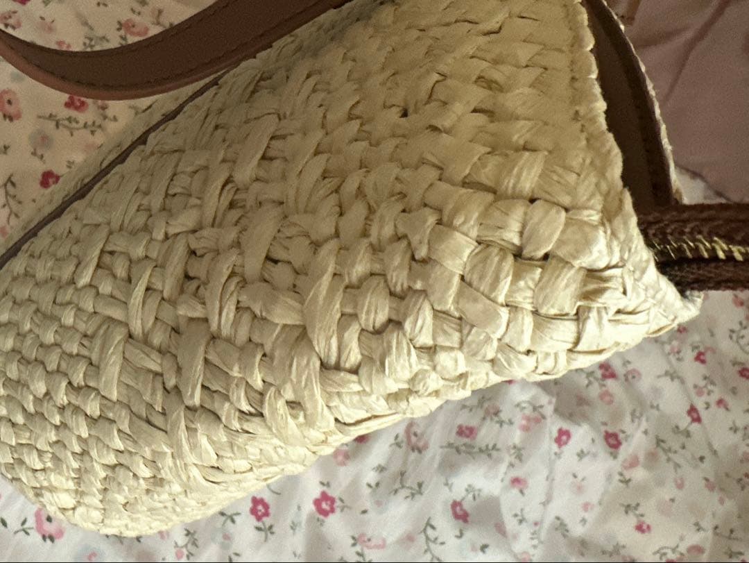 CHARLES&KEITH♡ Shaliaシャリアラフィアウーブンバケツバッグ