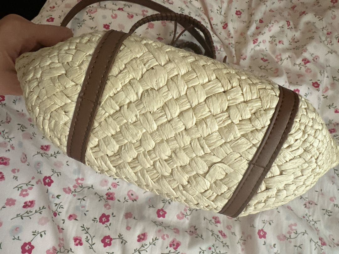 CHARLES&KEITH♡ Shaliaシャリアラフィアウーブンバケツバッグ