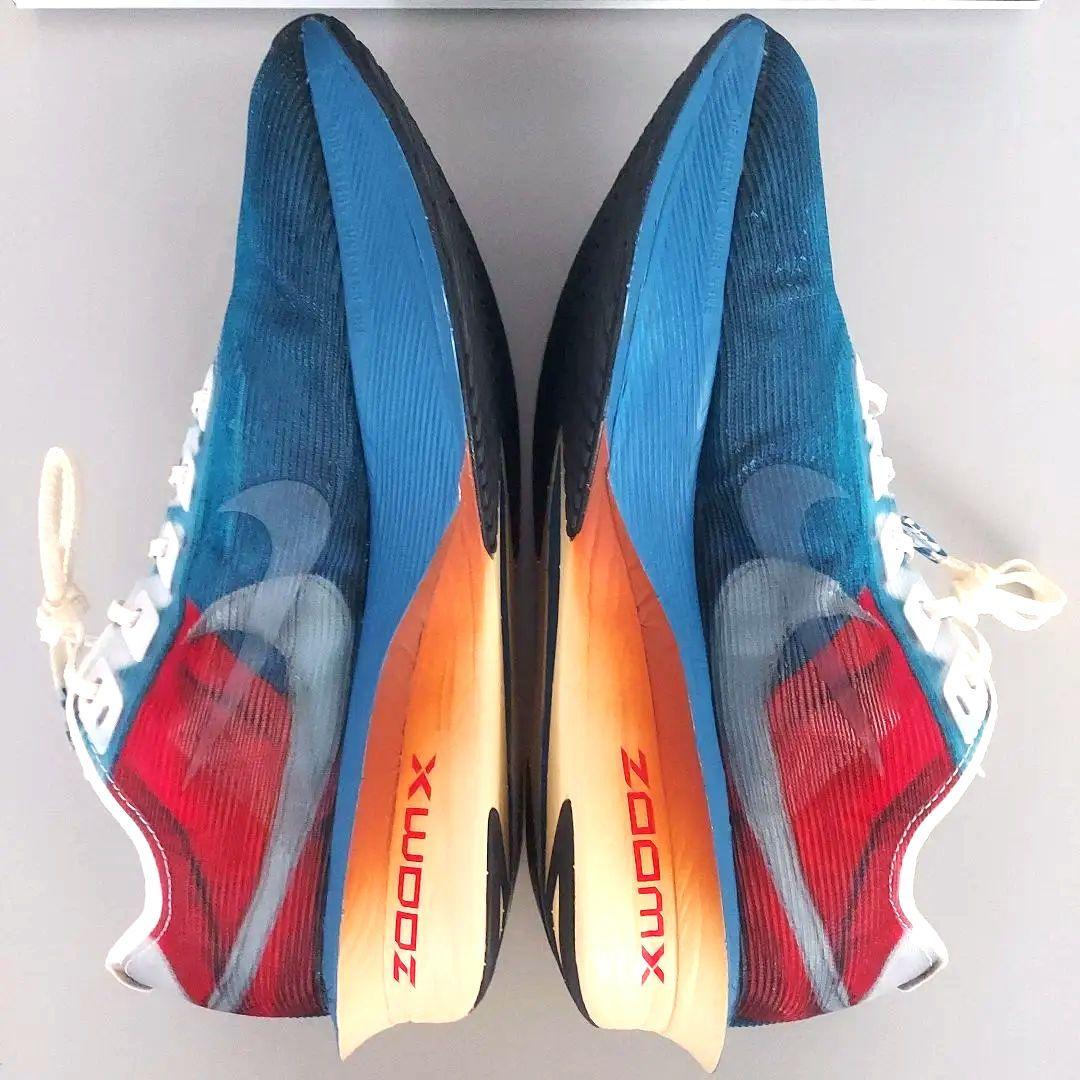 【美品】 ヴェイパーフライ4 プレミアム 27cm