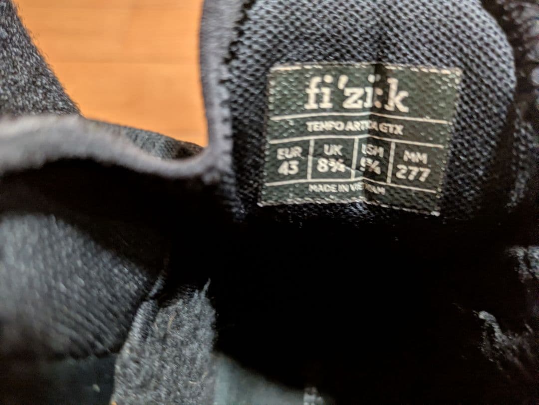 ウェア fIZIk Tempo Ariaca R5 White EUR 43