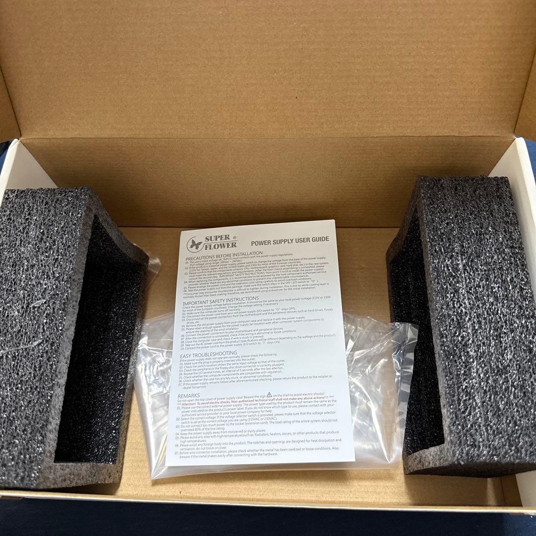 SUPER FLOWER LEADEX SE PLATINUM 1000W 電源