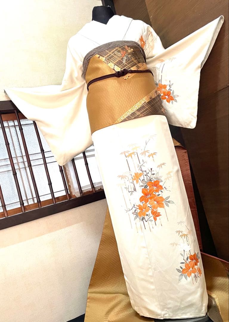 訪問着 フルセット5点サイズM〜Ｌ手描き友禅正絹　太鼓柄袋帯刺繍　草花文金糸金彩