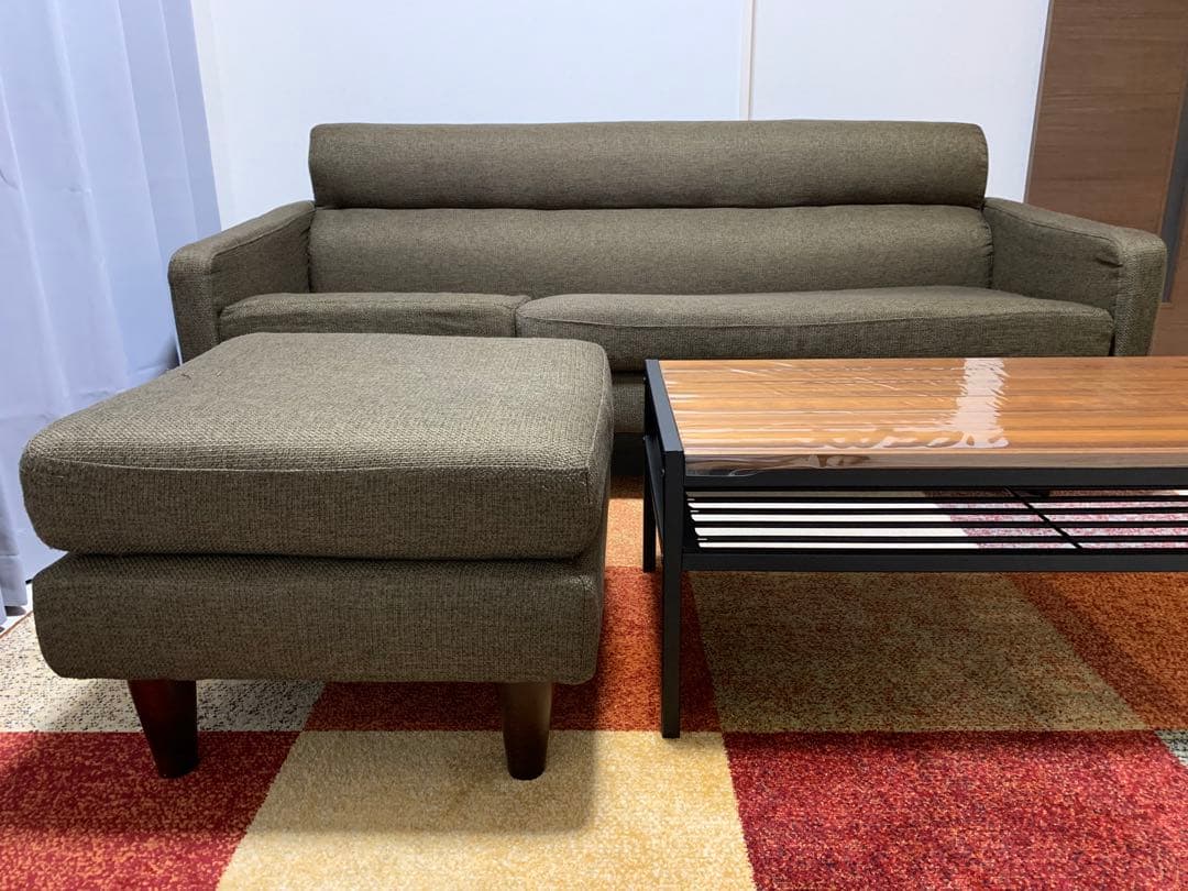 カウチソファ、スタンダード＋オットマンへの組み換え可能。モスグリーン。