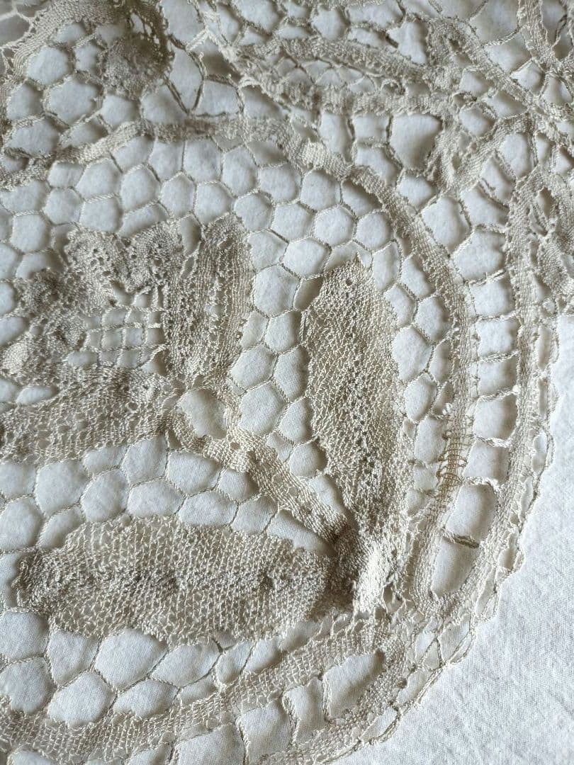 フランスVintage　薄ベージュ　レース編み　◯型テーブルクロス