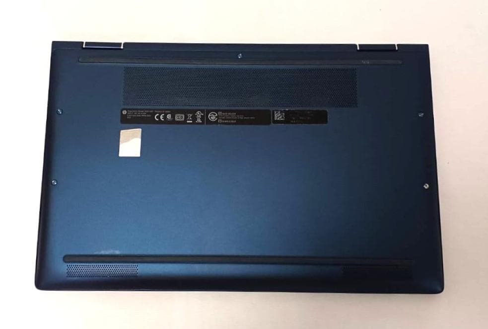 美品 2022年製 軽量 薄型 タッチパネル HP Dragonfly G2