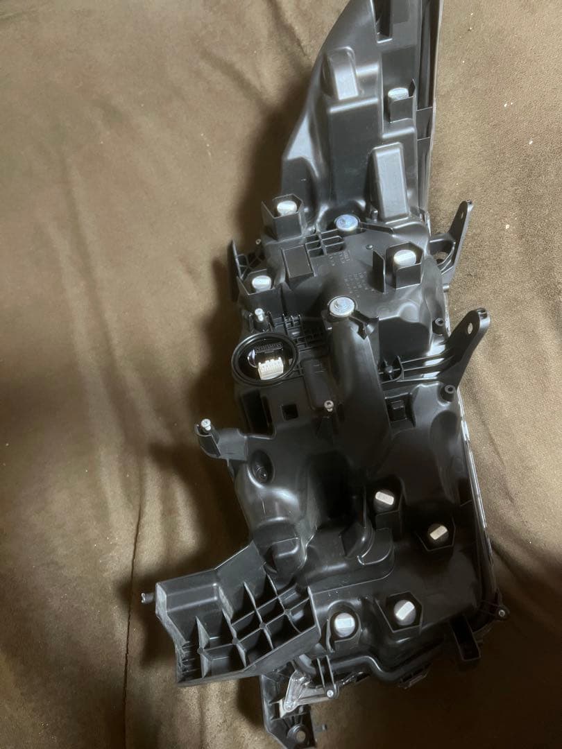 TOYOTA 30アルファード　純正ヘッドライト左