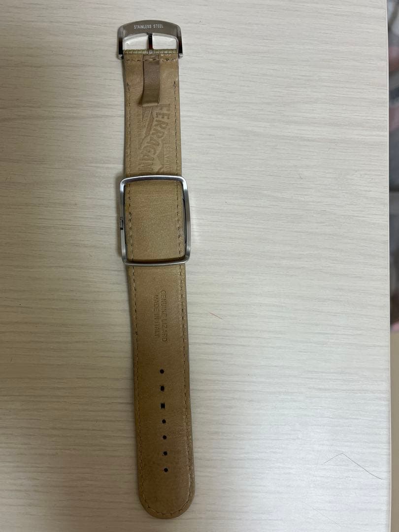 Ferragamo フェラガモ 腕時計ダイヤ&シェル　レディース用