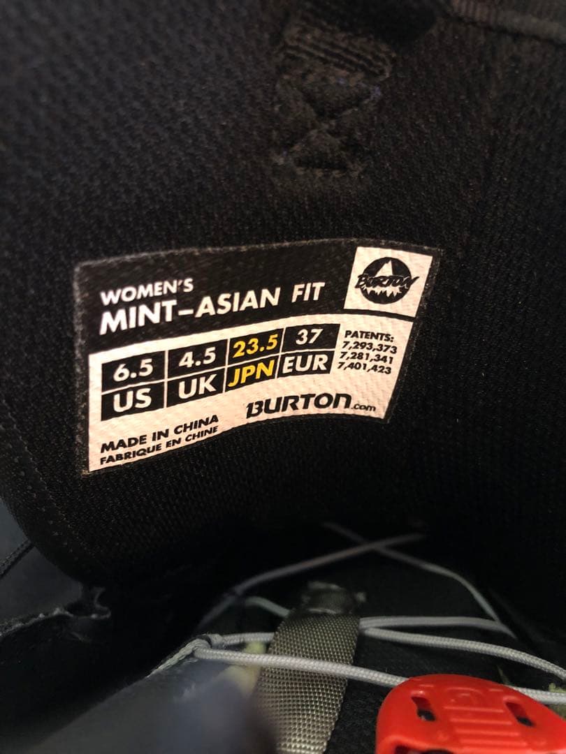 スノーボード BURTON MINT-ASIAN FIT 23.5