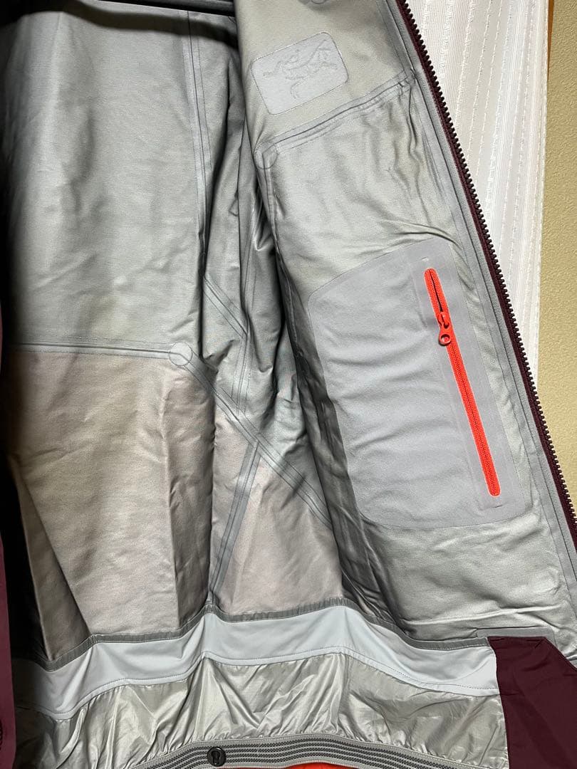 アークテリクス。ゴアテックス　センチネルLT ジャケット