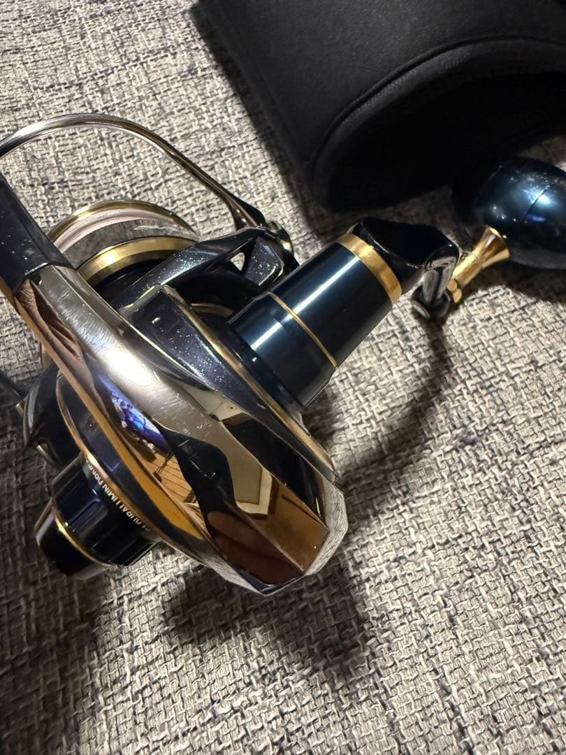 極上品20ソルティガ14000XHスピニングリール 巻き軽、ケース付き箱無し