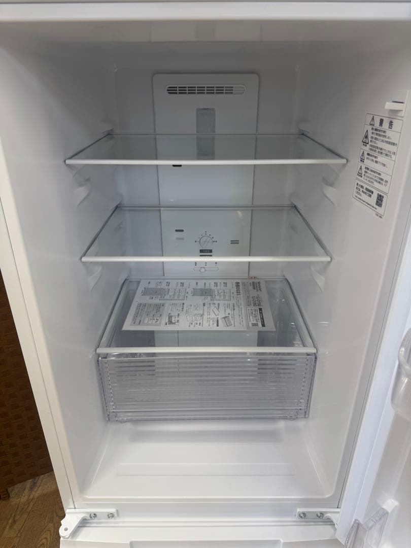 F053 美品　SHARP ２ドア　冷蔵庫　2021年製　179L