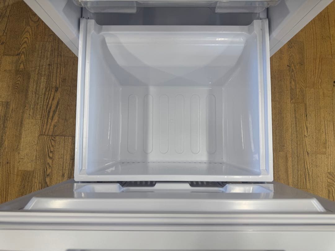 F053 美品　SHARP ２ドア　冷蔵庫　2021年製　179L