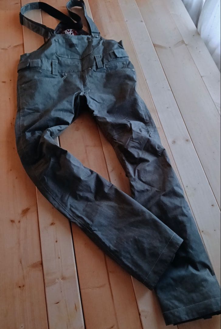 ROXYトップス＆ESTIVOサロペット【Ｍ〜L】上下セット＋ビーニー付き