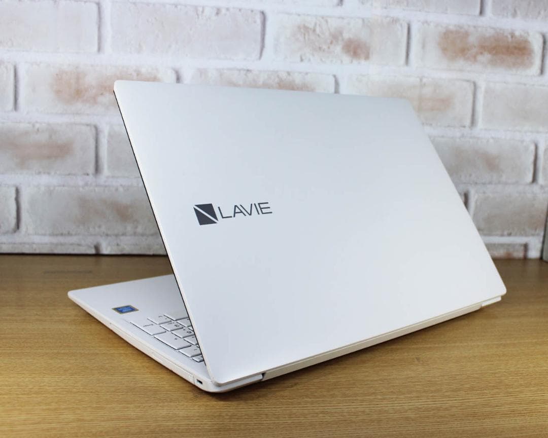 第8世代 CPU✨SSD搭載 ノートパソコン オフィス付き Windows11