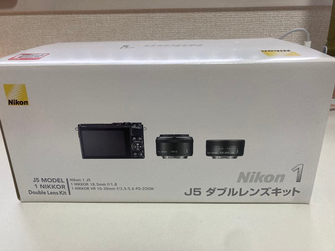 ☆お盆値下げ【美品/人気カラー】NIKON 1 J5 ダブルレンズキット