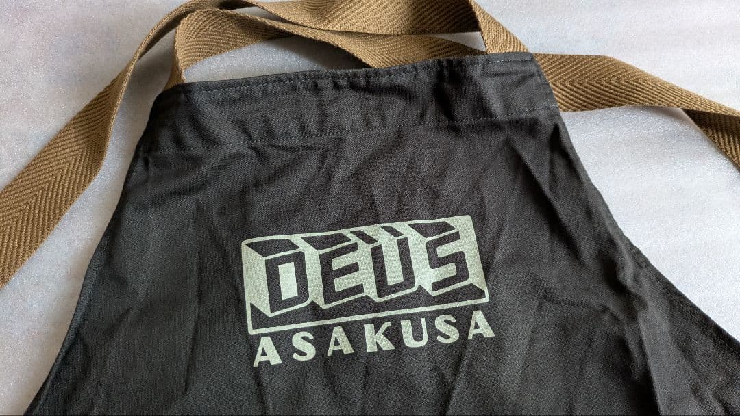 デウス浅草カフェ　エプロン　DEUS
