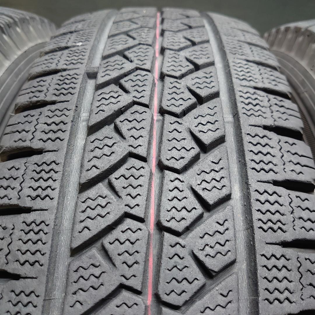 トヨタ純正 195/80Ｒ15 107/105L LT 200系 ハイエース 冬