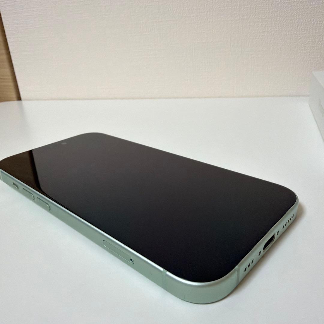 iPhone15 256GB 香港版 緑 デュアルSIM シャッター音無 90%