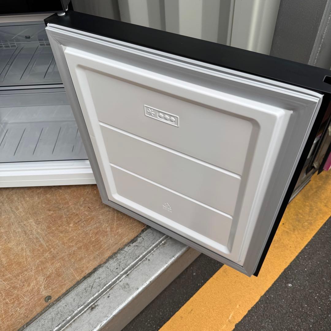 C7534★2023年製★未使用に近い★ツインバード 冷蔵庫 ミラーブラック 鏡