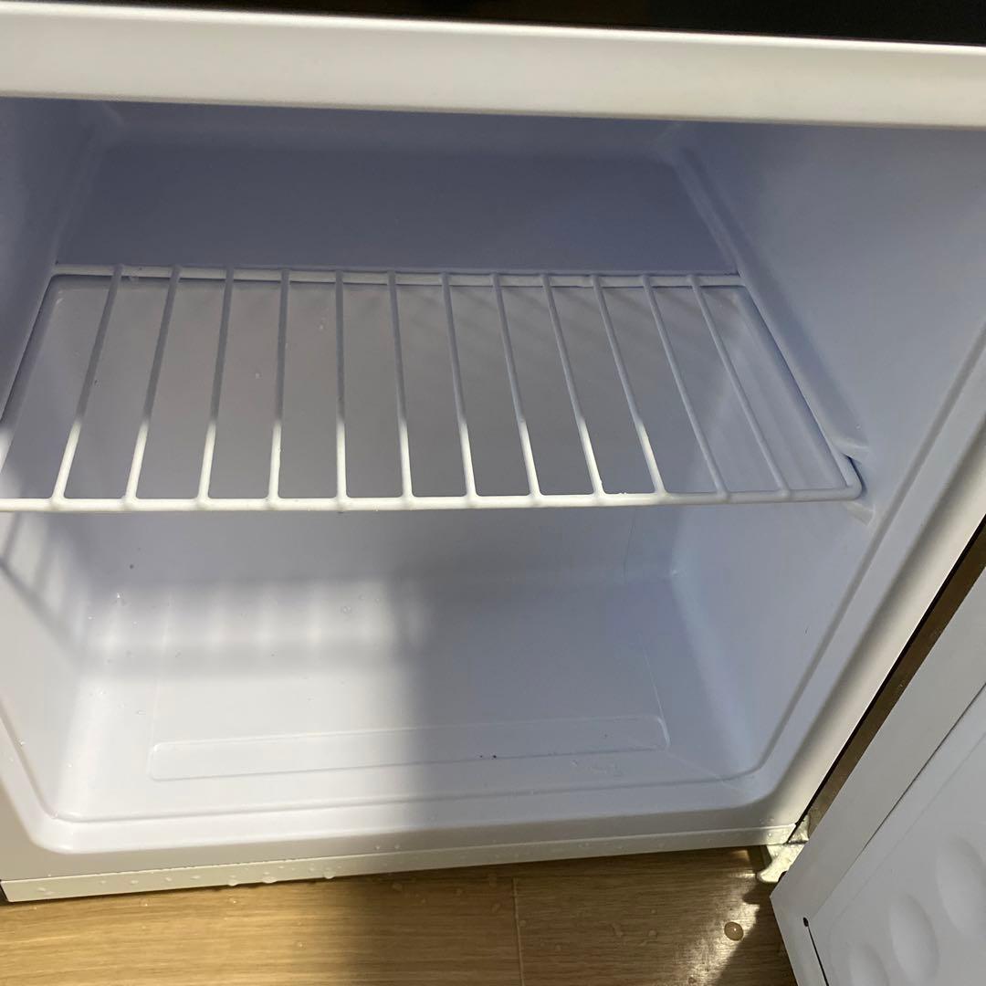 引取り歓迎　Grand Line 冷凍庫 32L ARE-F32BK