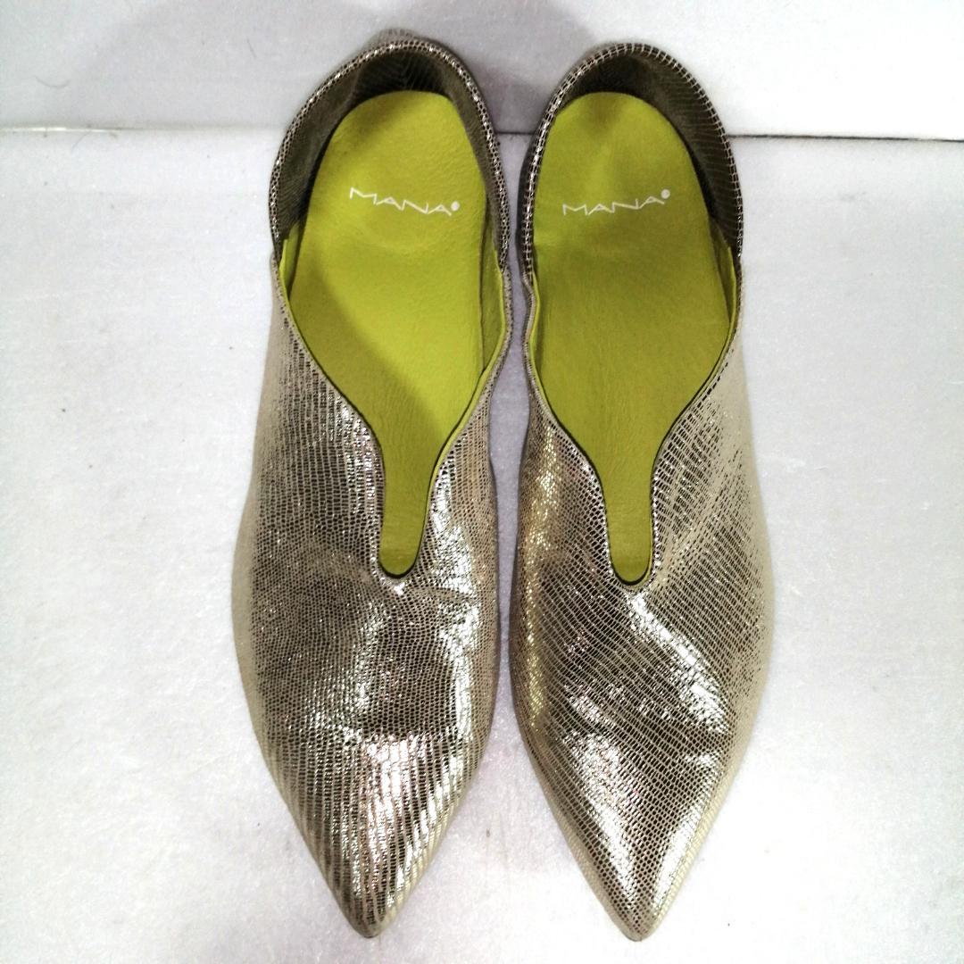 mana vカット　パンプス フラットシューズ