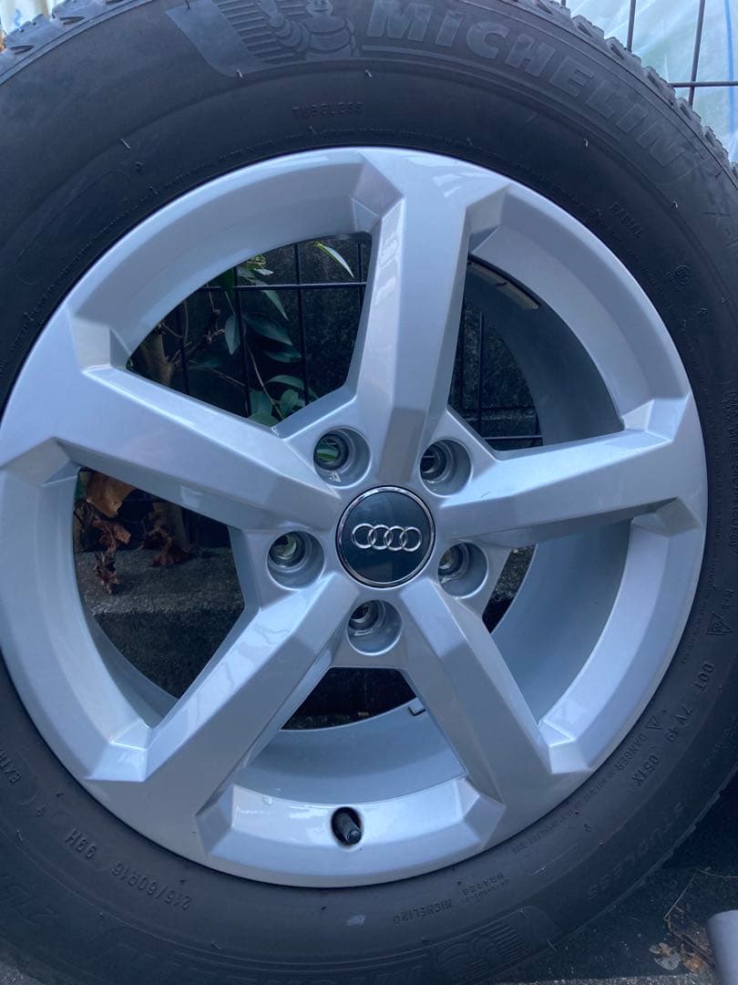 Audi Q2用　16インチ ホイールセット 215/60R16 スタットレス