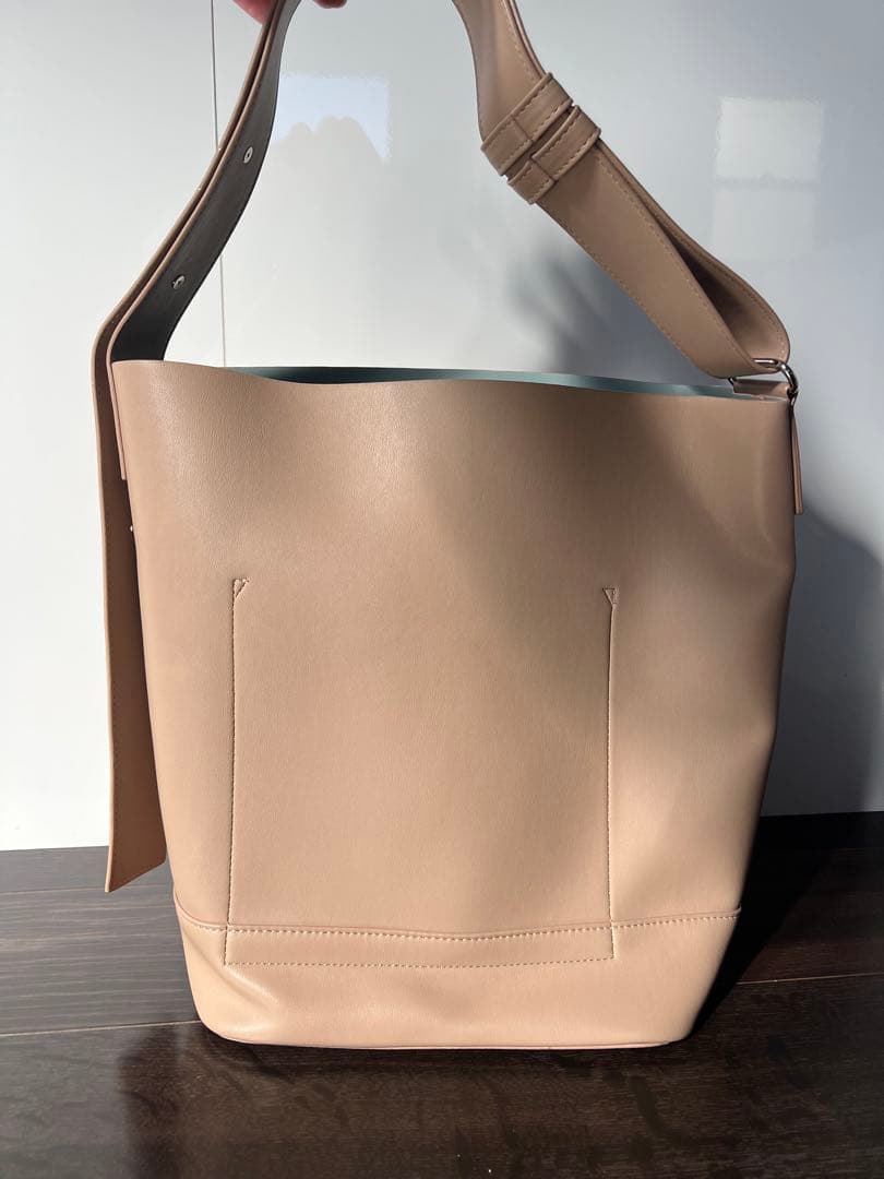 Yoshi 　&MyuQ JUNO バケット型ショルダーバッグ