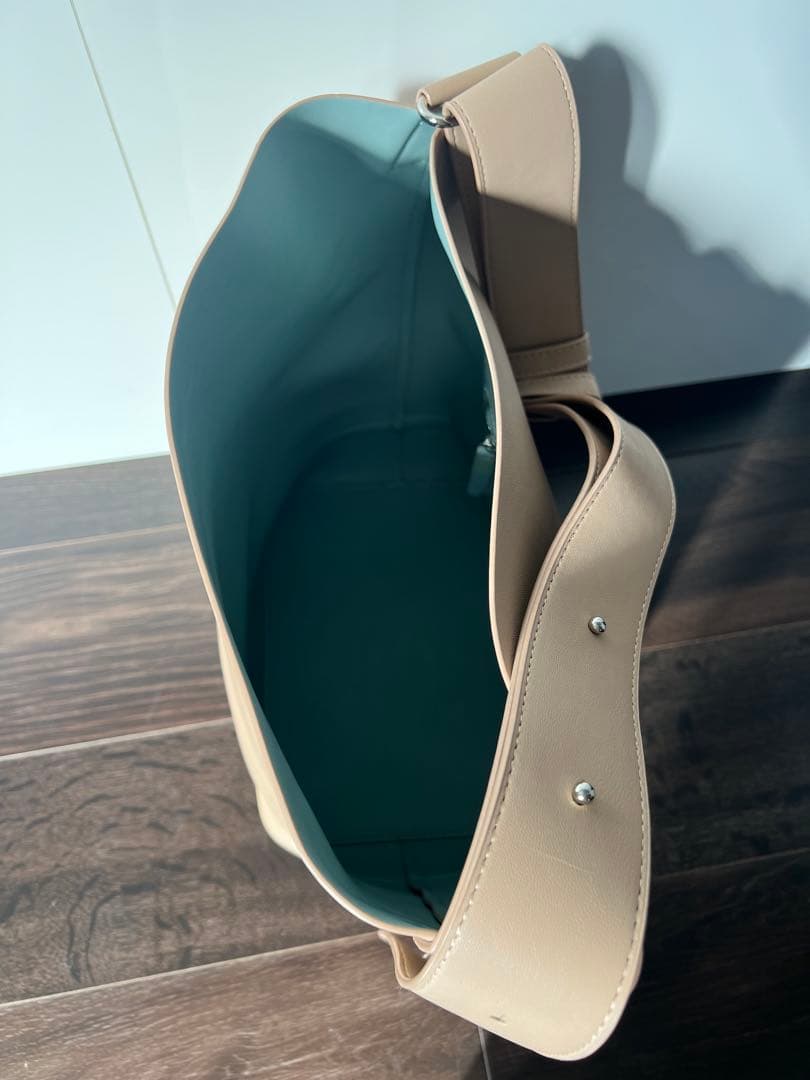 Yoshi 　&MyuQ JUNO バケット型ショルダーバッグ