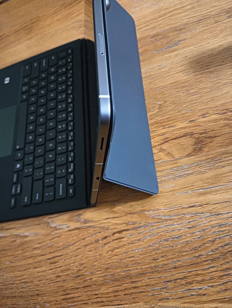 Galaxy Tab S10 FE+（純正キーボード＋Sペン付き）